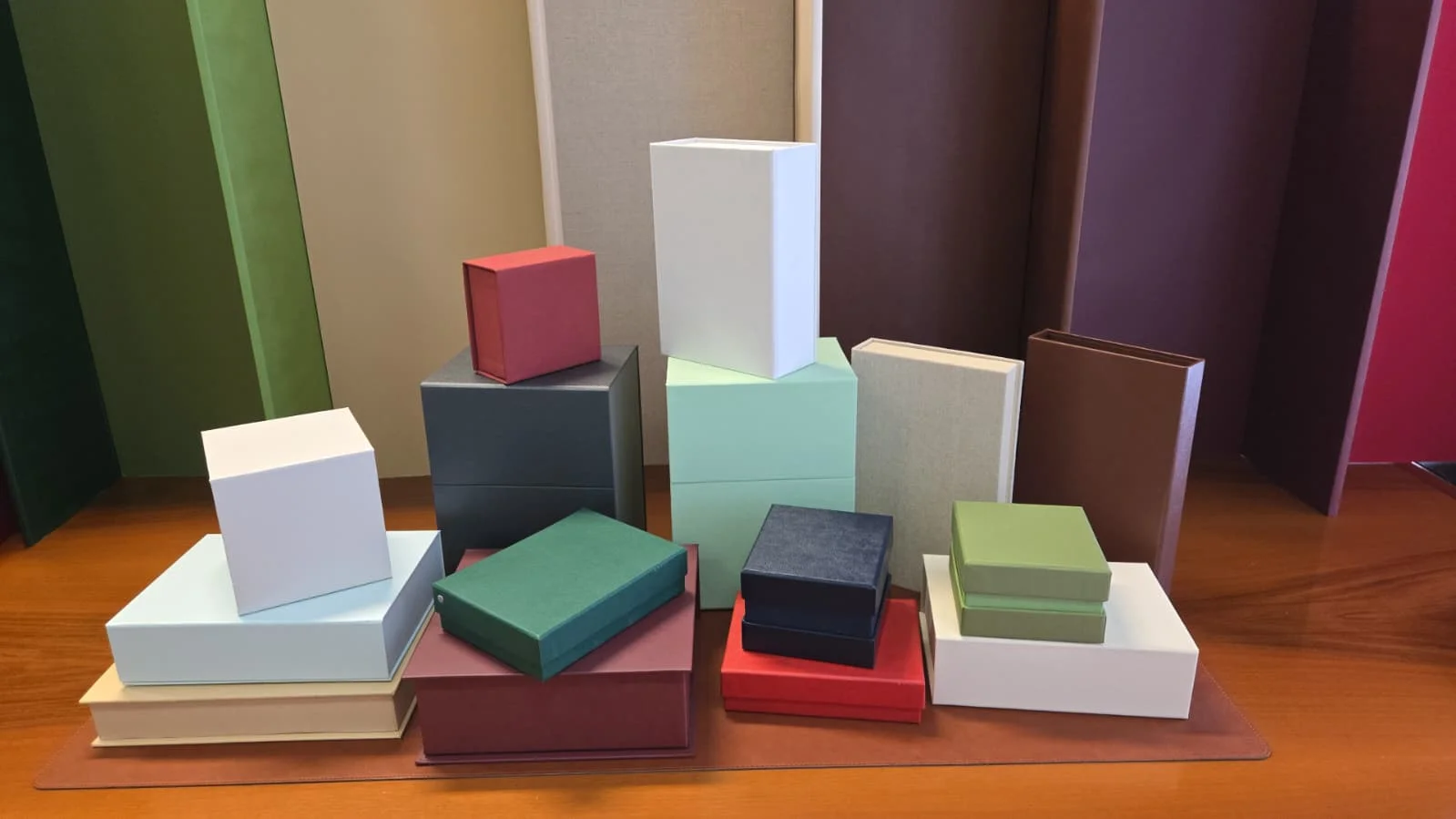 Screaming Color Cajas de Cartón Corrugado - Corrugated Boxes - Custom Production Miami FL